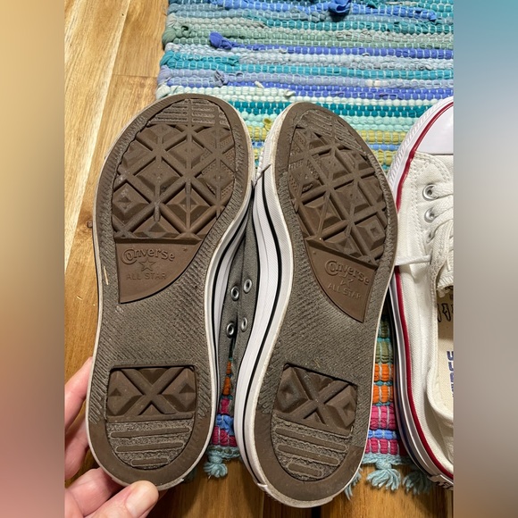 **SOLD** Converse shoreline 2 pairs - Picture 7 of 7